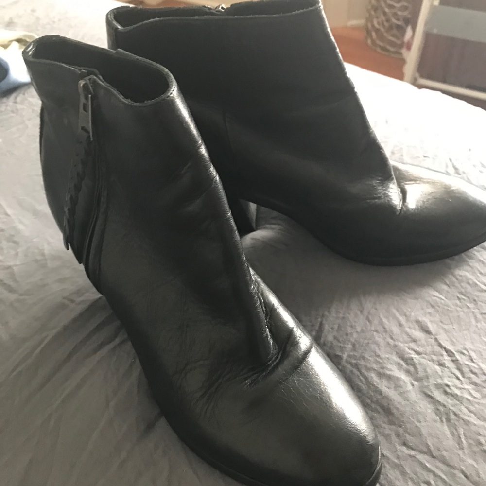 Rag & Bone Size 11 black booties